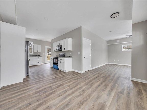 4th image of 415 7th St