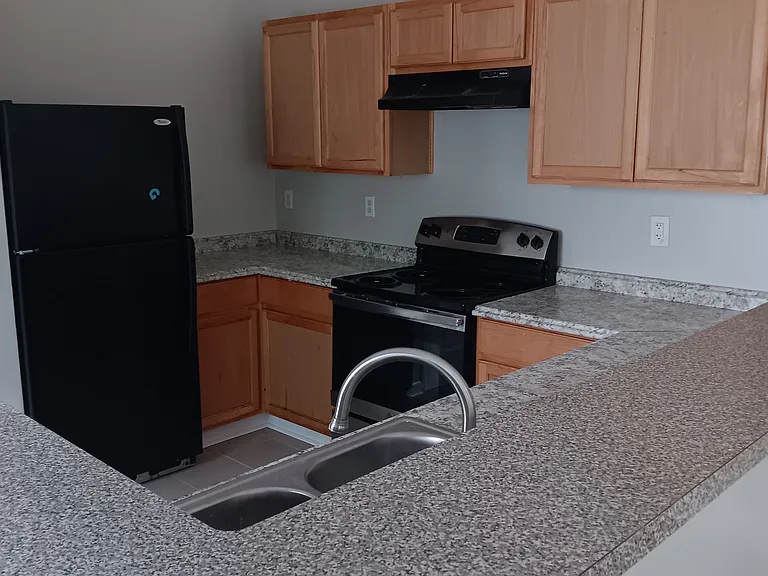 1125 Jones Ave NW — Photo 2