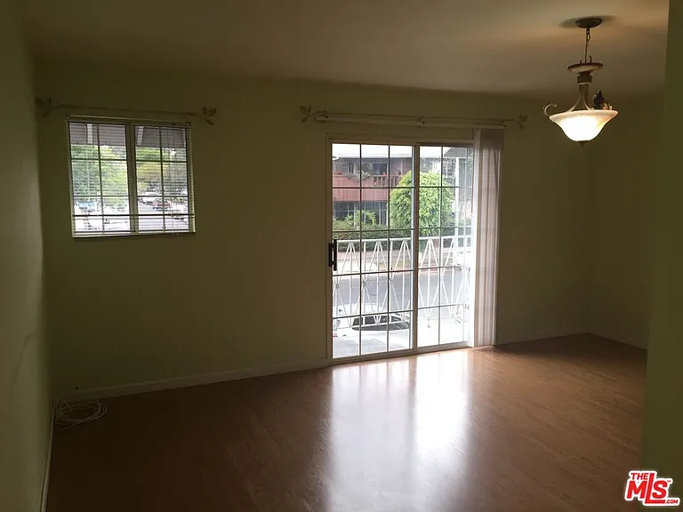 5822 Harold Way — Photo 3