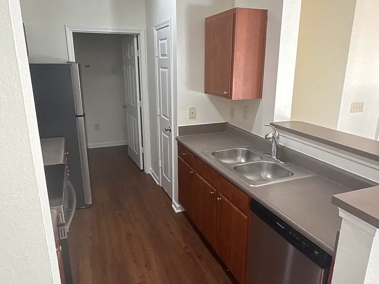 100 Vista Lake Dr #307 — Photo 5