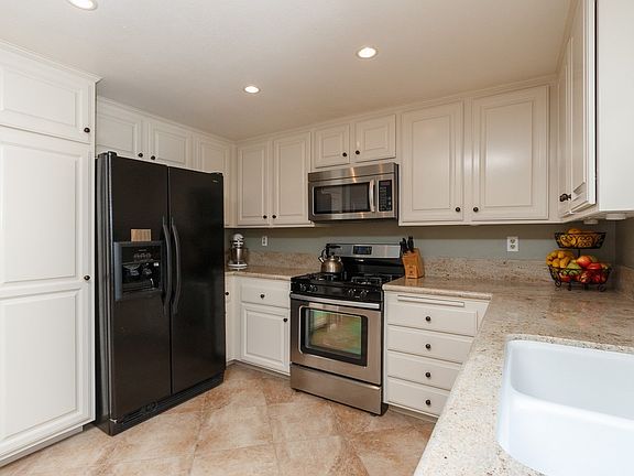 Another view of kitchen