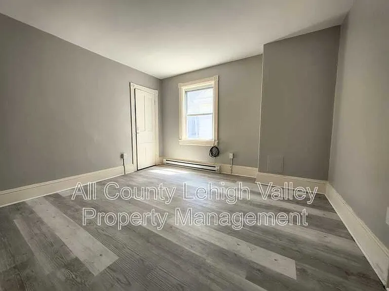 427 W Berwick St — Photo 10