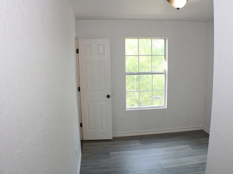 5022 Flipper Dr — Photo 15