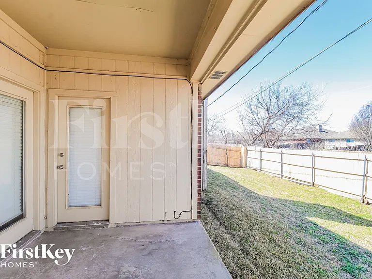 705 Running Creek Dr — Photo 14