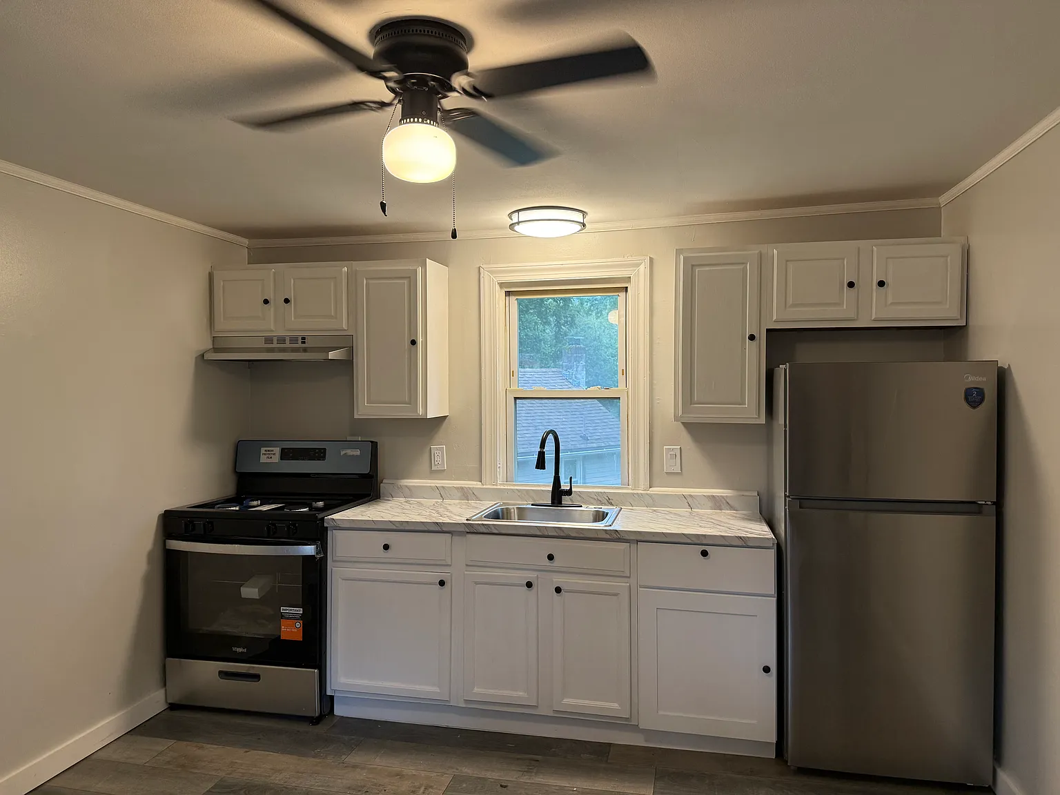 1 bed, $1,200 — Photo 2