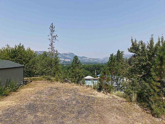 3rd image of 180 Chief Looking Glass Ln