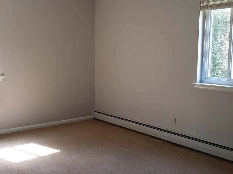 85 Lawrence Rd — Photo 14