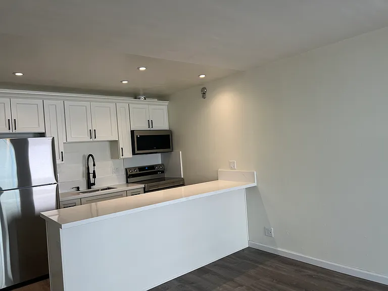 2511 Prince St #3 — Photo 4