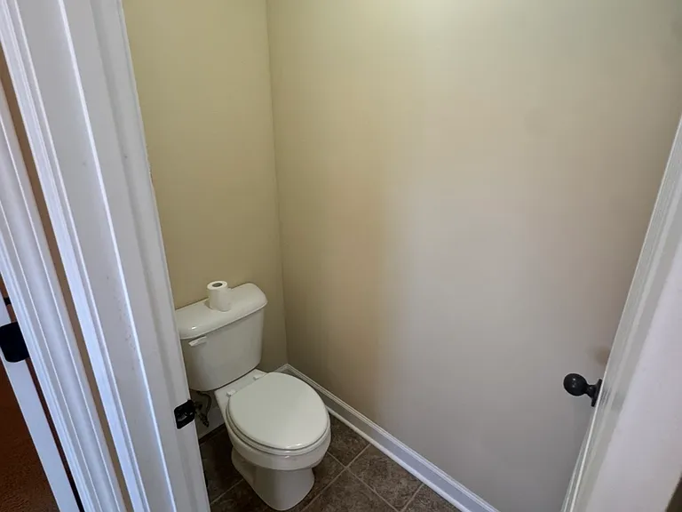 111 Castanet Ct — Photo 42