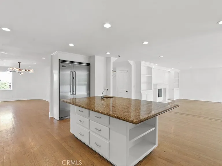 7908 W 81st St — Photo 11