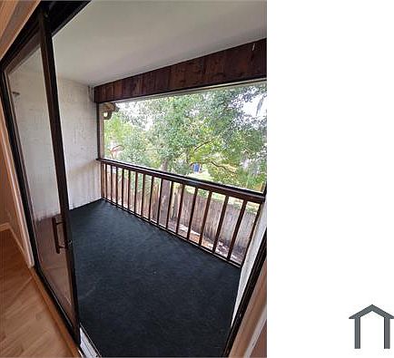 2nd image of 1862 Foxhall Cir
