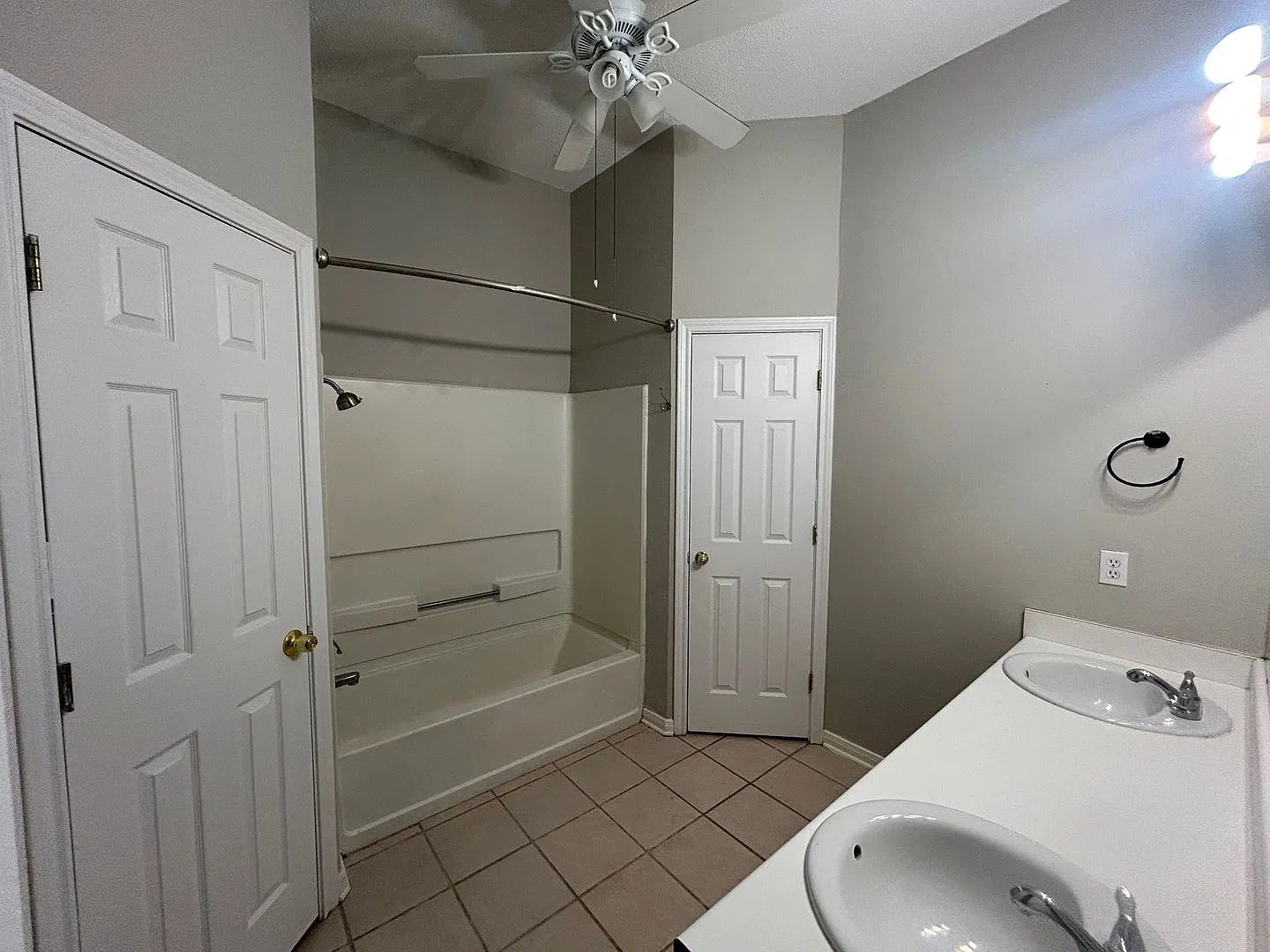 Midway ISD Speegleville Home — Photo 4