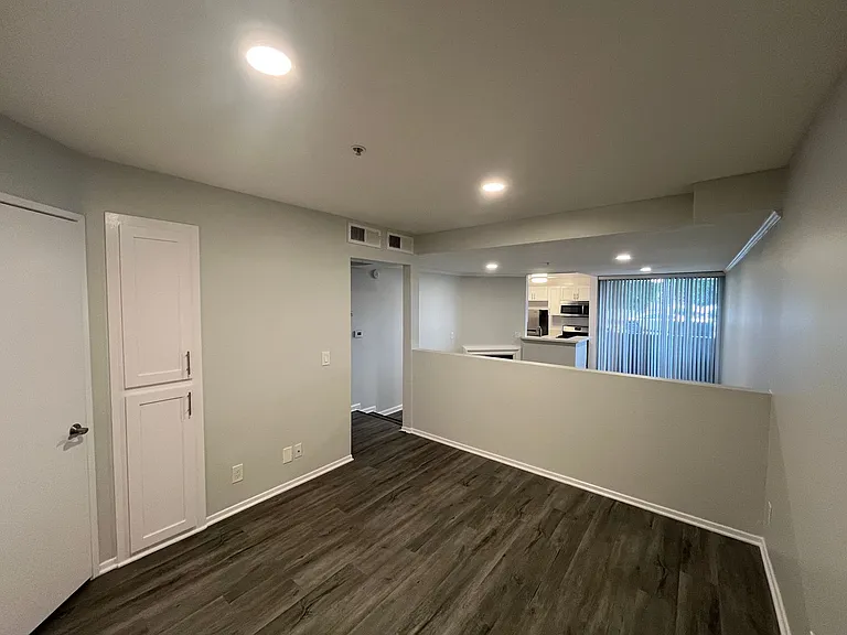 1223 Federal Ave — Photo 33