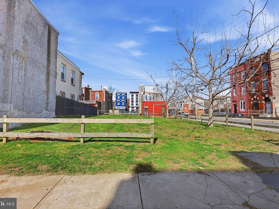 2nd image of 1960 N Croskey St