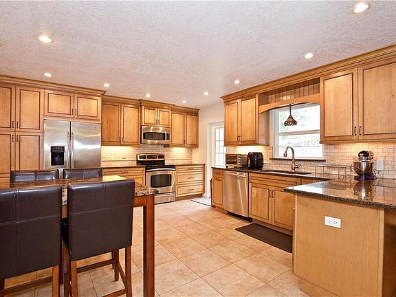3rd image of 5413 Ardmore Dr