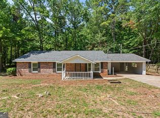 922 Country Club Rd, Newnan, GA 30263