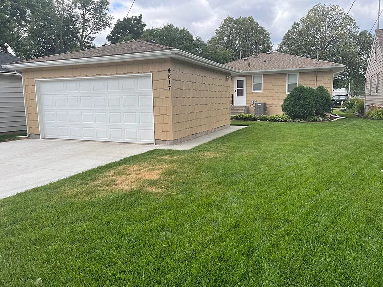 2-car detached garage