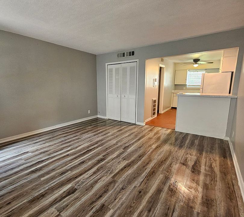 1st image of 1309 E 21st St #115
