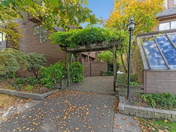 3295 Mountain Hwy, North Vancouver, BC V7K 2H4