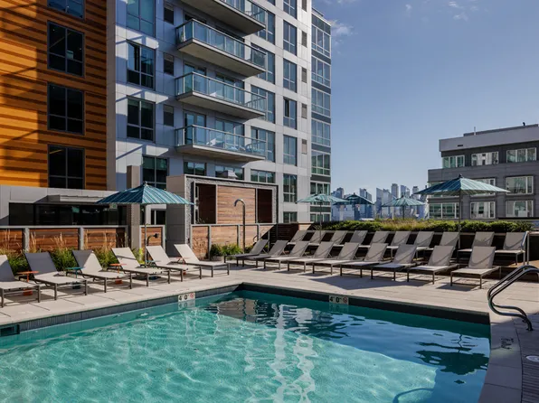 RiverHouse 9 at Port Imperial