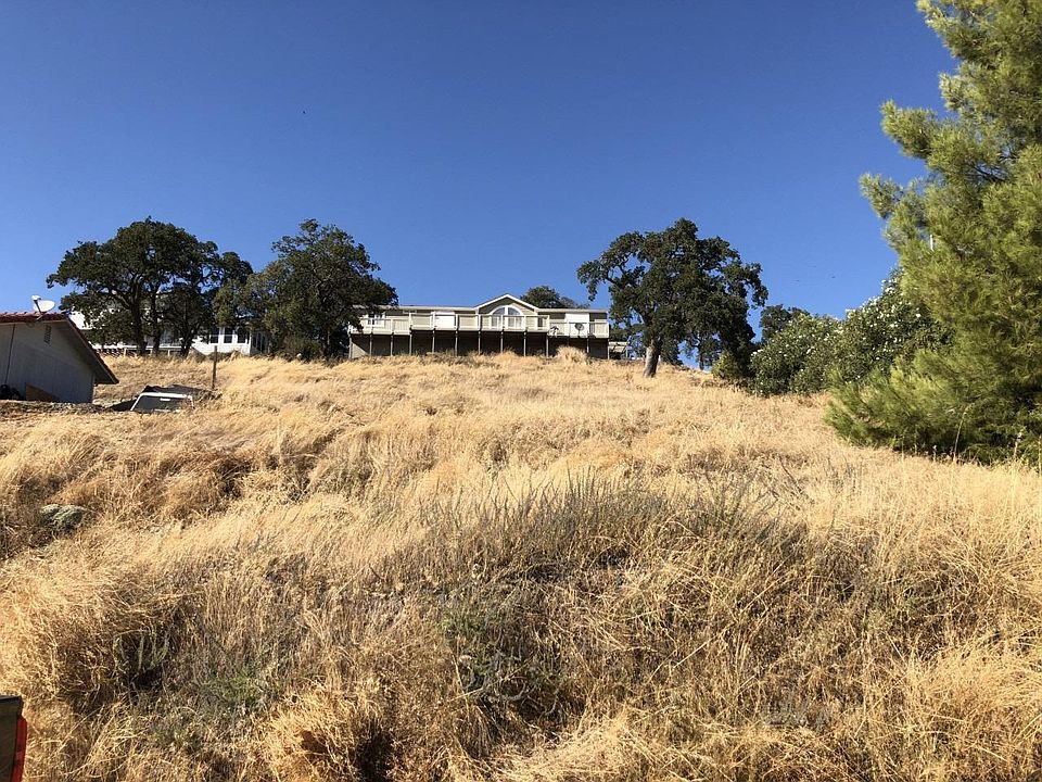 2nd image of 3871 Lakeview Dr