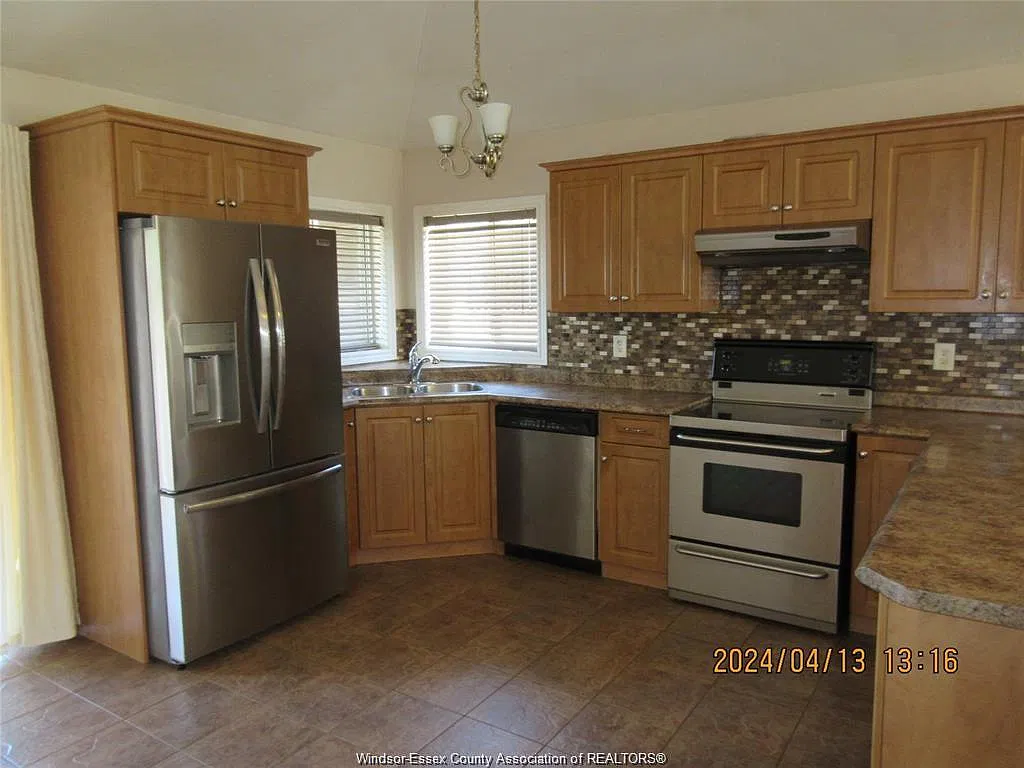 6 bed, 1400 sqft, $3,500 — Photo 2