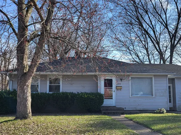 240 Lewis St NE, Rockford, MI 49341