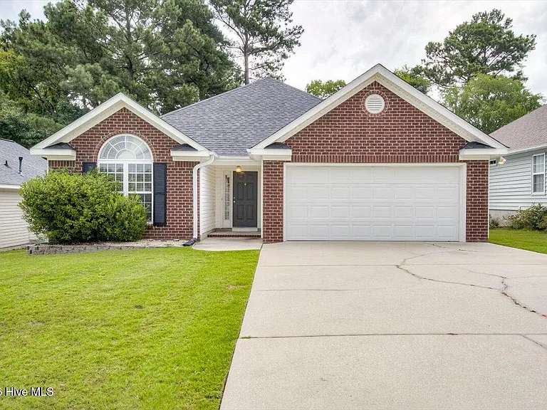 2040 Sylvan Lake Dr — Photo 1