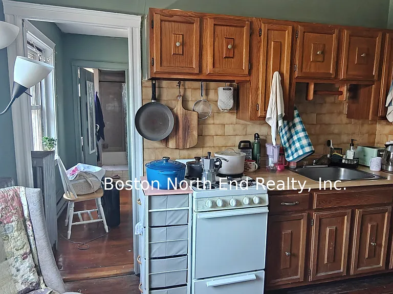 294 Hanover St #5G — Photo 8
