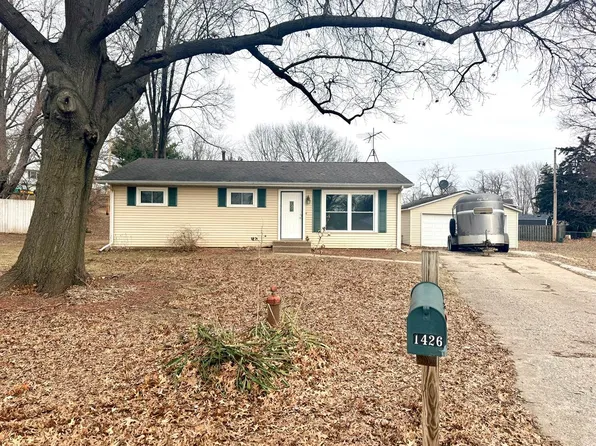 1426 Kings Ct, Colona, IL 61241