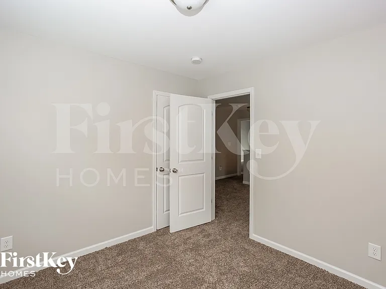 4944 Rockwood Rd — Photo 13