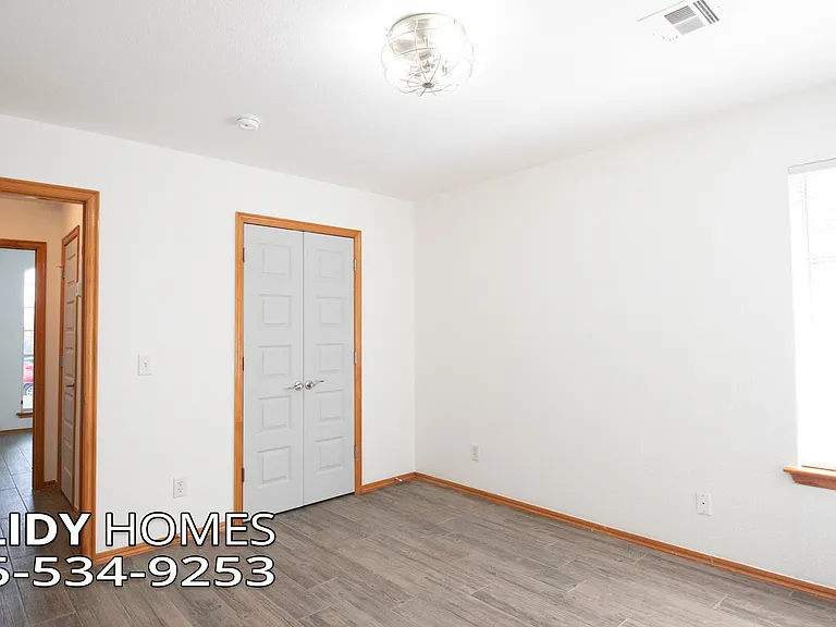 5004 SE 52nd St — Photo 26