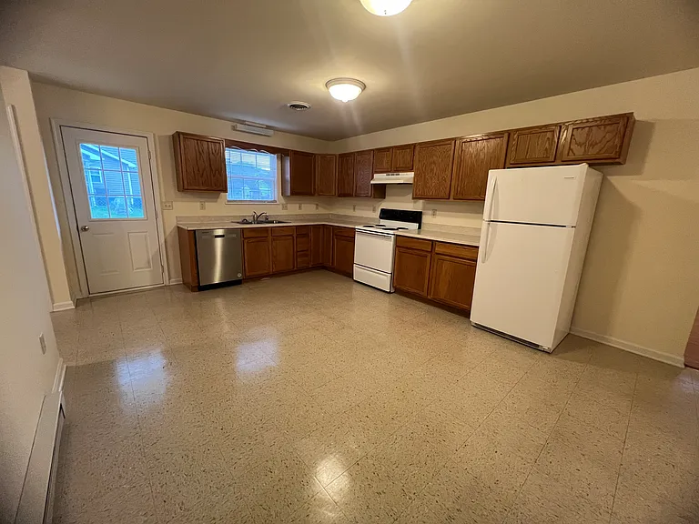 303 Ledge Dr — Photo 5