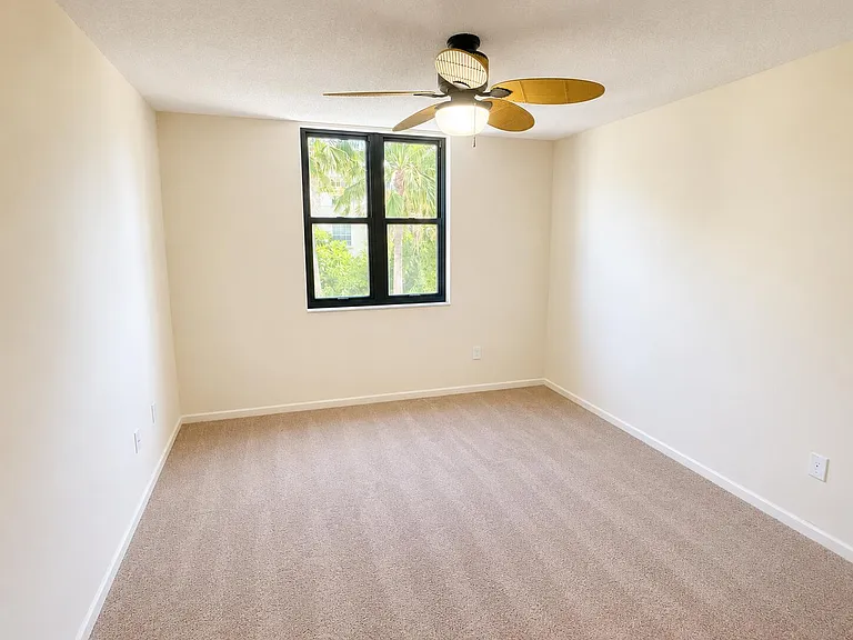 651 Okeechobee Blvd #302 — Photo 9