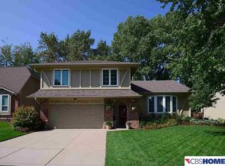 1904 S 167th Avenue Cir, Omaha, NE 68130