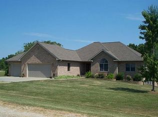 16050 Spindle Dr, Effingham, IL 62401