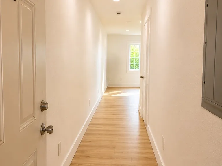 22400 Rockaway Ln — Photo 17