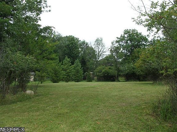 4th image of Devonshire Dr