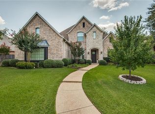 605 Hickory Ct, Hurst, TX 76054