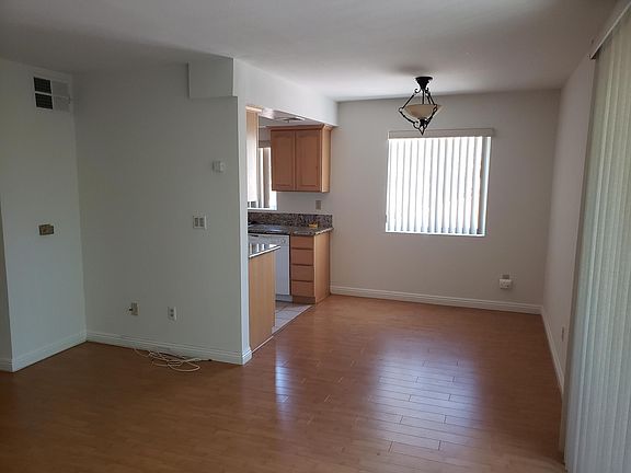 4th image of 10903 Camarillo St APT 104