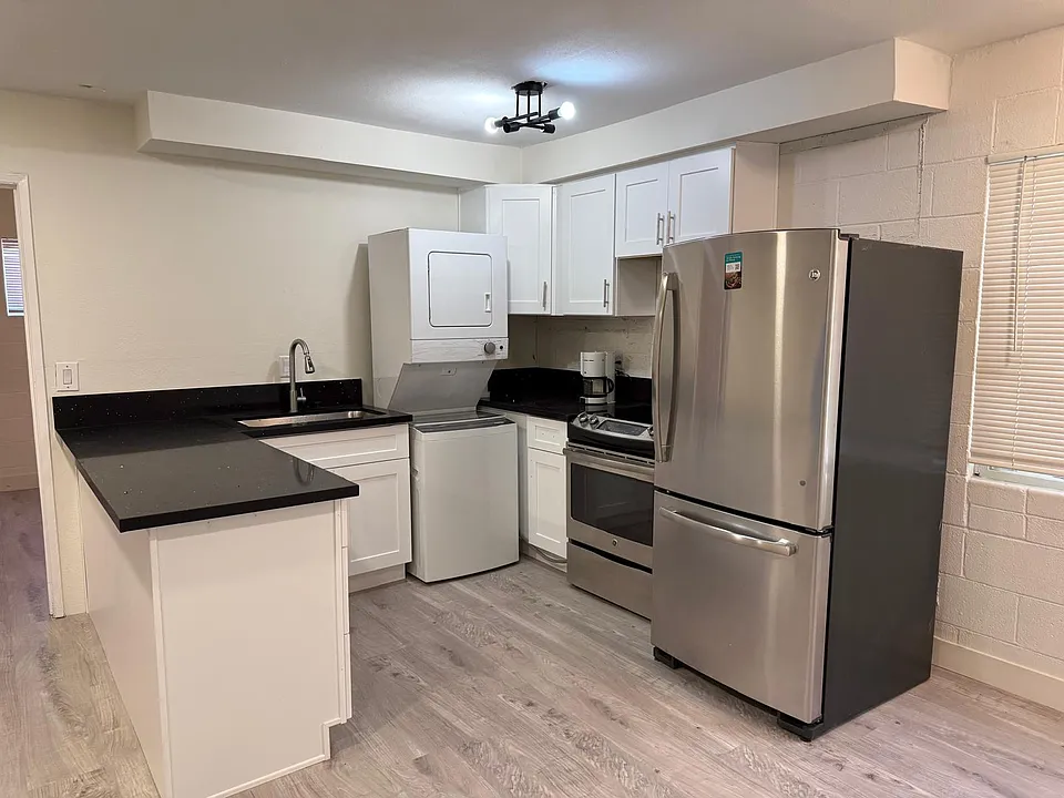 2913 Stewart Ave #1