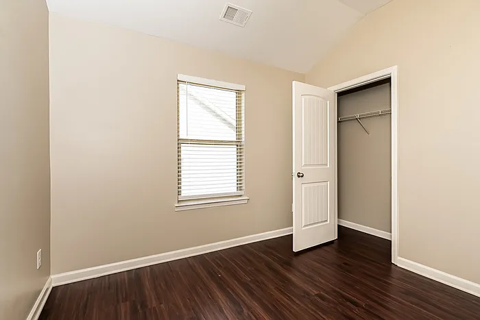 166 Biscayne Ter — Photo 15