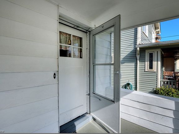 5th image of 1536 Lauderdale Ave