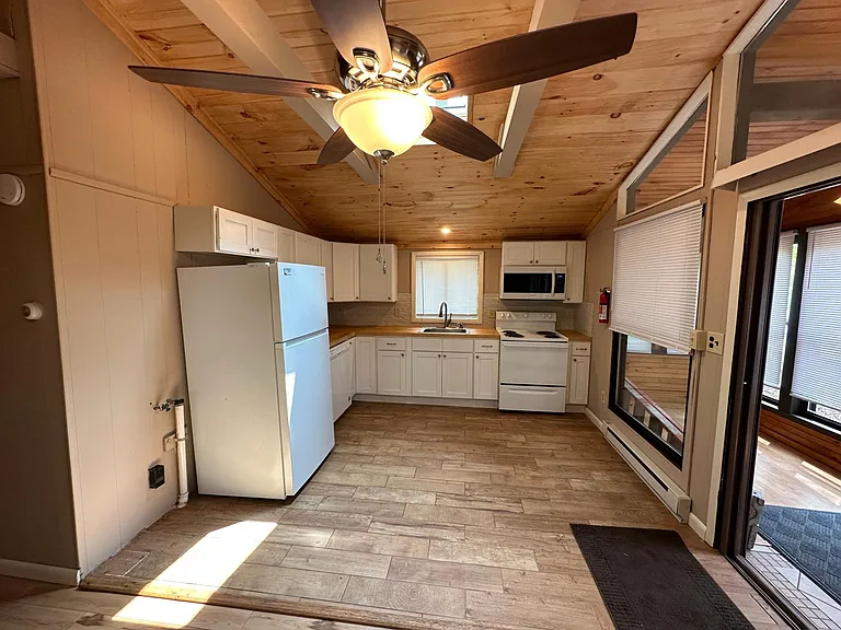 1146 Chickadee Dr — Photo 14