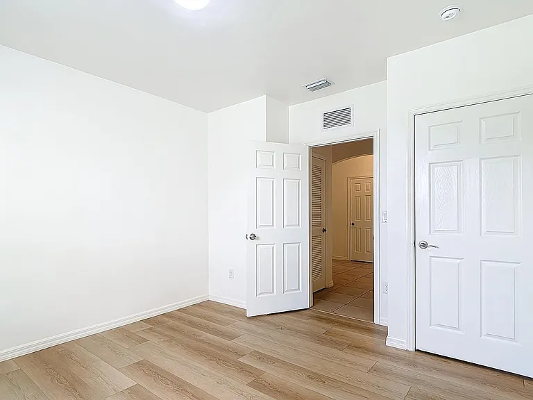 3230 33rd Ave NE — Photo 20