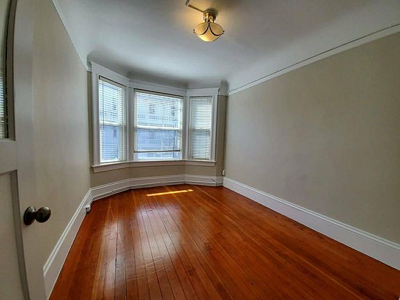 4th image of 2350 Polk St #2350