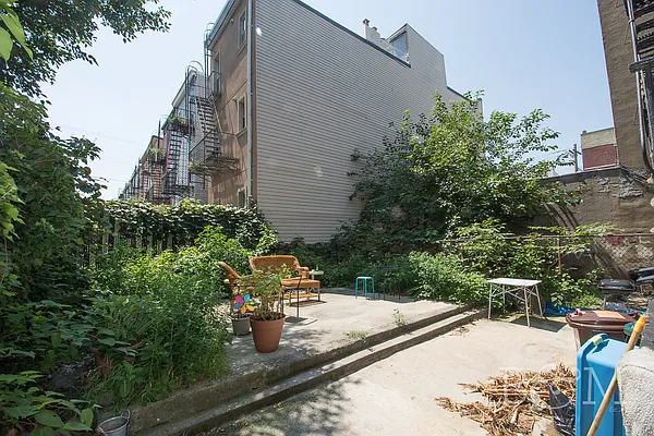 Rented by Brick&Mortar | media 45