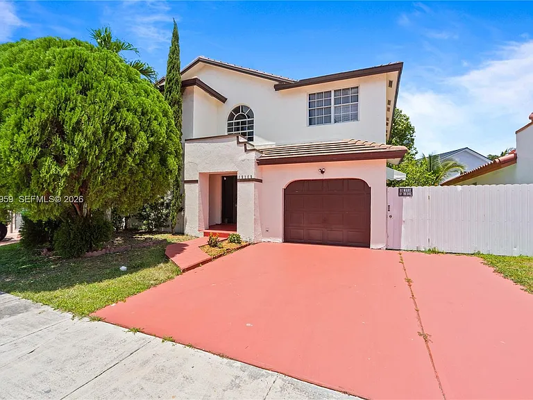 15345 SW 63rd Ter — Photo 2