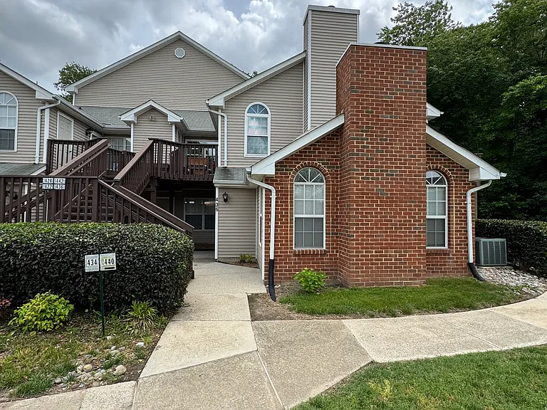 436 Lees Mill Dr — Photo 1
