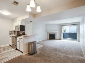 4682 White Rock Cir